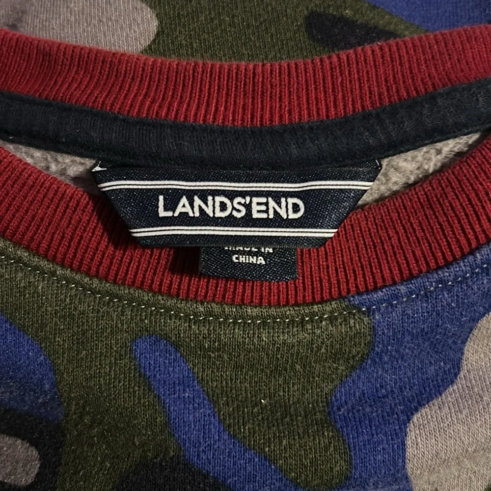 Land’s End Kids Camo Sweatshirt with Gray and Red Accents L 7